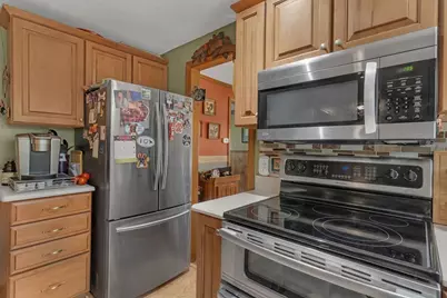 31 Fox Run Rd, Bellingham, MA 02019 - Photo 6