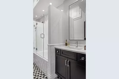795 E 4th St, Boston, MA 02127 - Photo 24