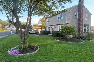 17 Bandy Ln, Milford, MA 01757 - Photo 2