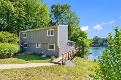 303 Lakeshore Dr, Marlborough, MA 01752 - Photo 2
