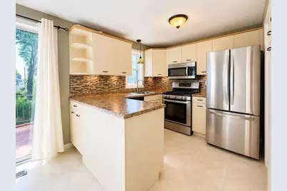 68 Dover St #6, Lowell, MA 01851 - Photo 6