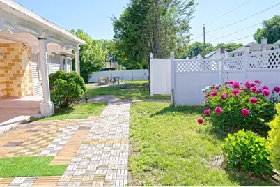 1 Rockland Road Ct, Auburn, MA 01501 - Photo 4