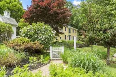209 Harwood Ave, Littleton, MA 01460 - Photo 2