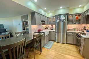 128 Warren St, Lowell, MA 01852 - Photo 4
