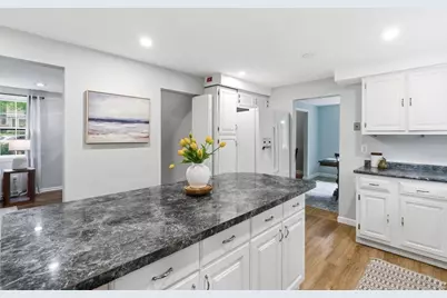 10 Arnold Road, Framingham, MA 01701 - Photo 8