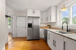 35 Perkins St, Winthrop, MA 02152 - Photo 6