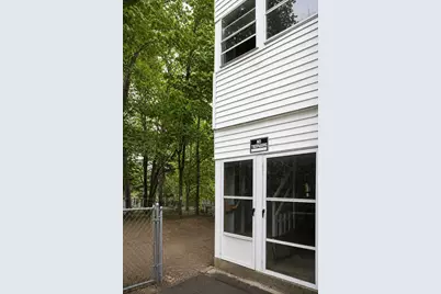 2 E Kendall St, Worcester, MA 01605 - Photo 18