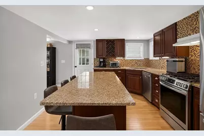 58 Ocean Grove Ave, Swansea, MA 02777 - Photo 10