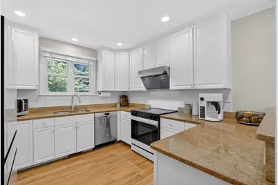 36 Roosevelt Rd #36, Lexington, MA 02420 - Photo 8