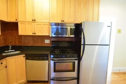 73 Thatcher St #302, Brookline, MA 02446 - Photo 4