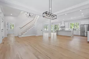 786 Main St, Hudson, MA 01749 - Photo 1