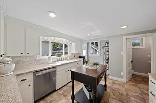 42 Brooks Pl, West Bridgewater, MA 02379 - Photo 6