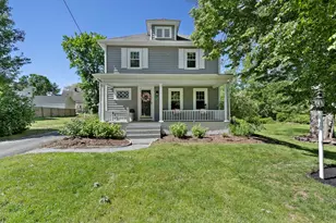 42 Brooks Pl, West Bridgewater, MA 02379 - Photo 2