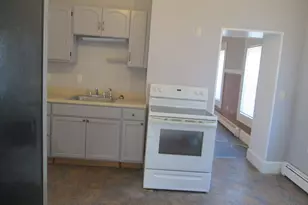 3 Lynn St, Fitchburg, MA 01420 - Photo 2