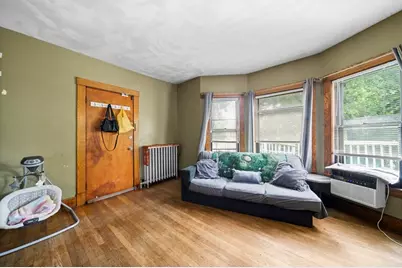 363 White St, Springfield, MA 01108 - Photo 6