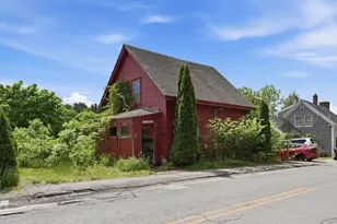 52 Merrimac St, Amesbury, MA 01913 - Photo 16