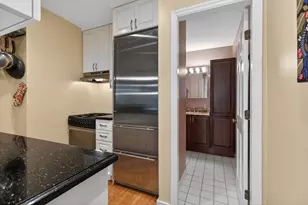 302 Commonwealth Ave, Boston, MA 02115 - Photo 8