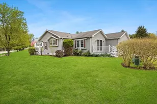 5604 Oak Point Dr, Middleborough, MA 02346 - Photo 38