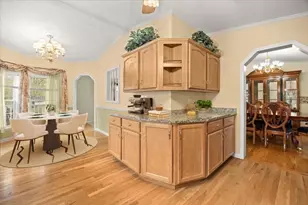5604 Oak Point Dr, Middleborough, MA 02346 - Photo 4