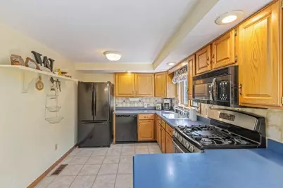 62 Villa Roma Dr #62, Tewksbury, MA 01876 - Photo 6