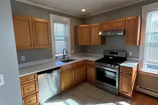 8 Fowler St, Salem, MA 01970 - Photo 2