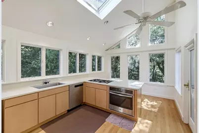 10 Cortland Dr, Amherst, MA 01002 - Photo 12