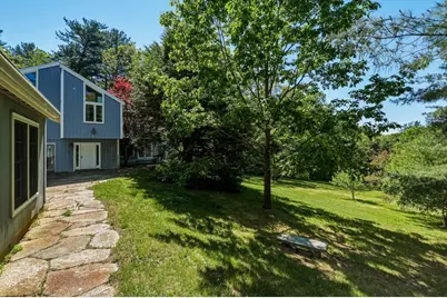 10 Cortland Dr, Amherst, MA 01002 - Photo 32