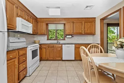 61 Canterbury Road, Waltham, MA 02453 - Photo 10