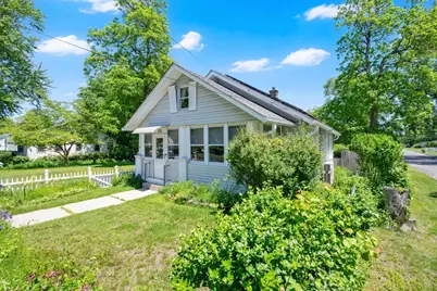 121 Merrill Rd, Springfield, MA 01119 - Photo 2