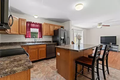 53 Farm St, Blackstone, MA 01504 - Photo 8