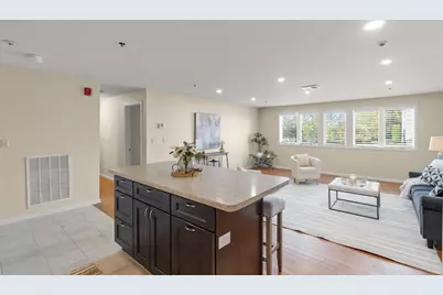 38 Dunham Rd #204, Beverly, MA 01915 - Photo 4