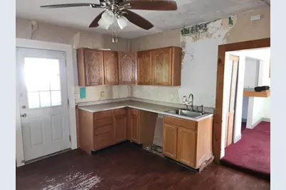 156 Grattan St, Chicopee, MA 01020 - Photo 2