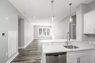 2 Broadway, Lynnfield, MA 01940 - Photo 8