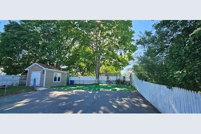 1967 Rodman St, Fall River, MA 02721 - Photo 4