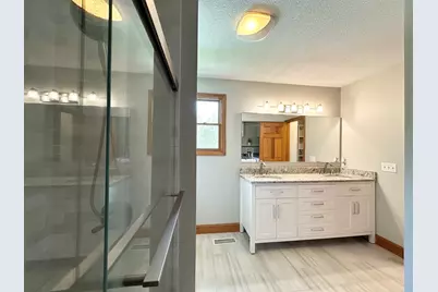 109 Vineland Ave, East Longmeadow, MA 01028 - Photo 14