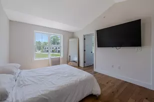 112 Genest St, Dracut, MA 01826 - Photo 8