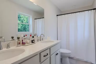 112 Genest St #12, Dracut, MA 01826 - Photo 10