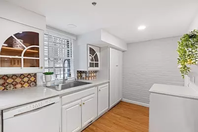 3 Mount Vernon Sq #1, Boston, MA 02108 - Photo 4