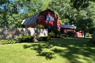 31 Muriel Ln, Milford, MA 01757 - Photo 2