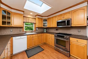 22 Woodside Ave, Leominster, MA 01453 - Photo 8