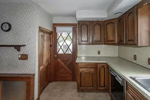 16 Miller St, Westfield, MA 01085 - Photo 8