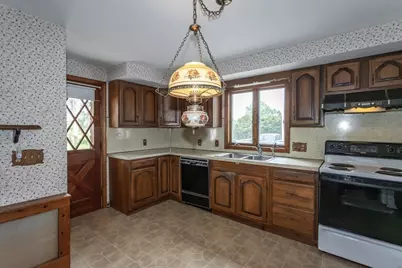 16 Miller St, Westfield, MA 01085 - Photo 12