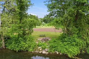22 Conway Dr, Greenfield, MA 01301 - Photo 4