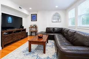 15 Garrison St, Boston, MA 02116 - Photo 1