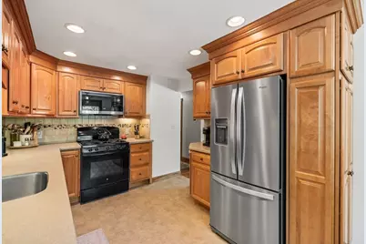 85 Malley Ave, Avon, MA 02322 - Photo 6