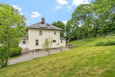 11 Wakefield St, Worcester, MA 01605 - Photo 4