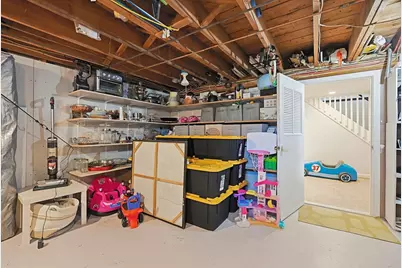 23 Kosciusko St, Peabody, MA 01960 - Photo 24