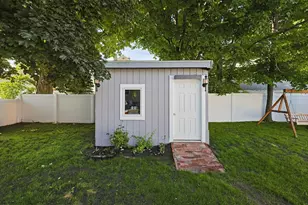 23 Kosciusko St, Peabody, MA 01960 - Photo 30