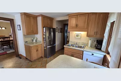 351 Davis Street, Greenfield, MA 01301 - Photo 10