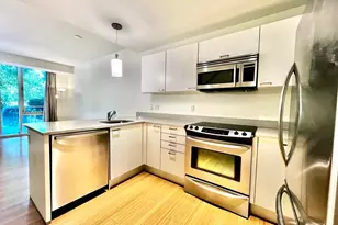 2 Earhart, Cambridge, MA 02141 - Photo 8
